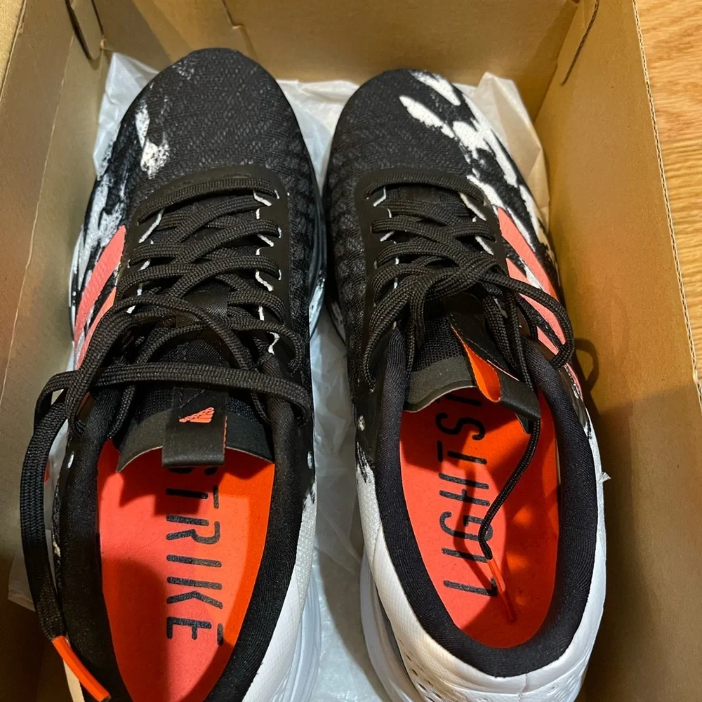 Adidas black and coral sneakers. Size: 8.5 - Picture 6 of 7